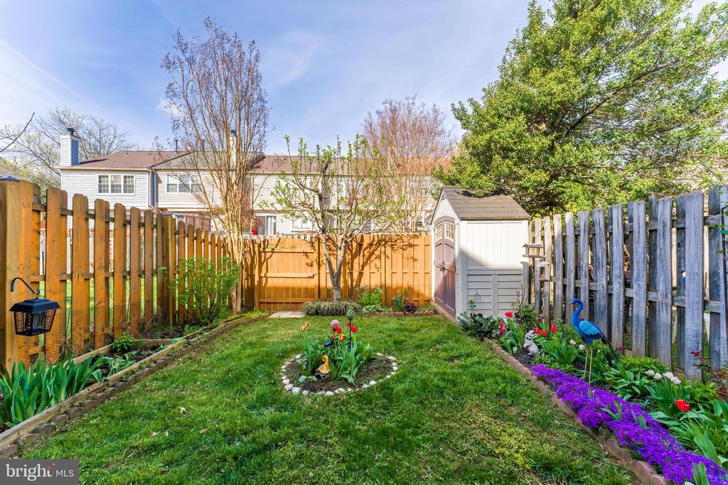 627 WARRENTON TERRACE NE