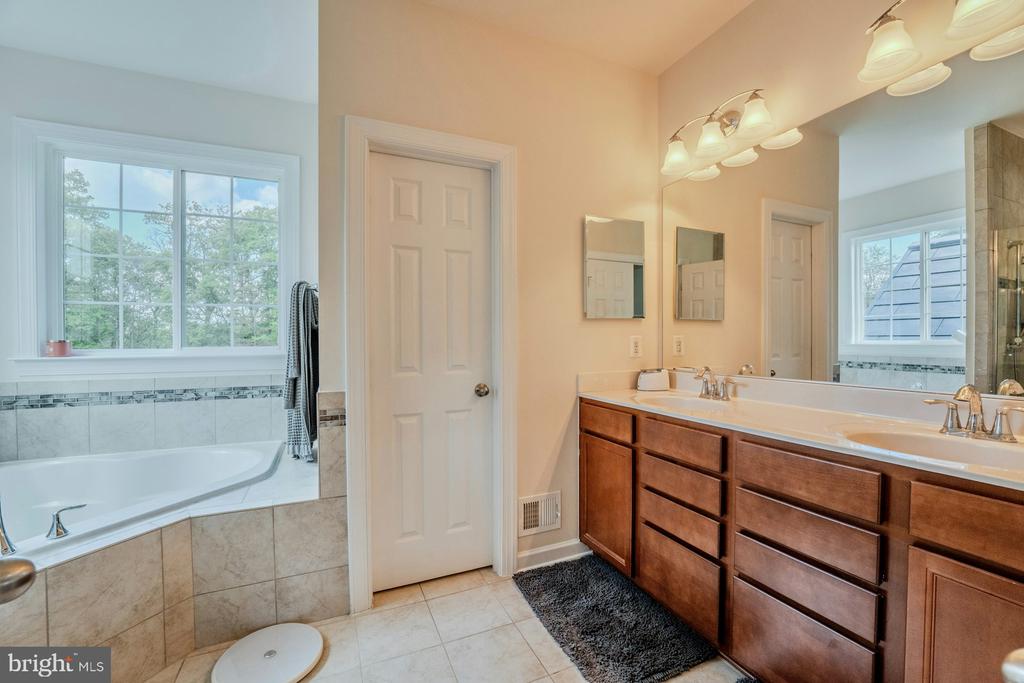 14963 CREEK POINT COURT
