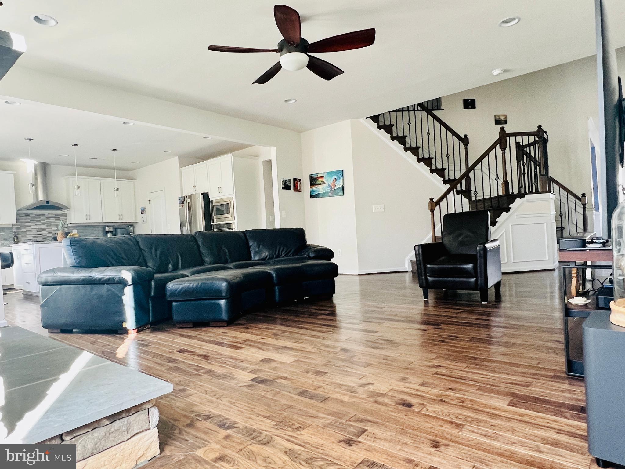 24823 BARRINGTON GROVE COURT