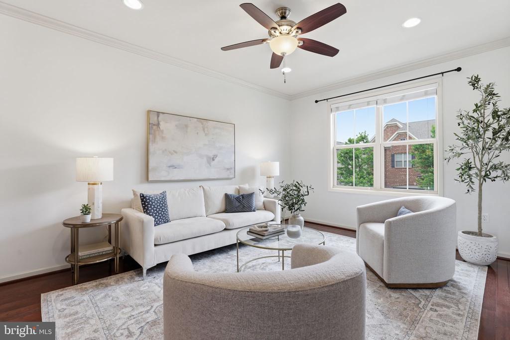 42537 DREAMWEAVER DRIVE