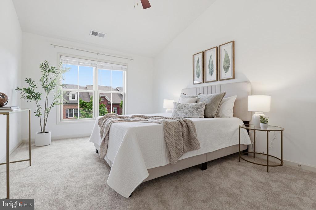 42537 DREAMWEAVER DRIVE