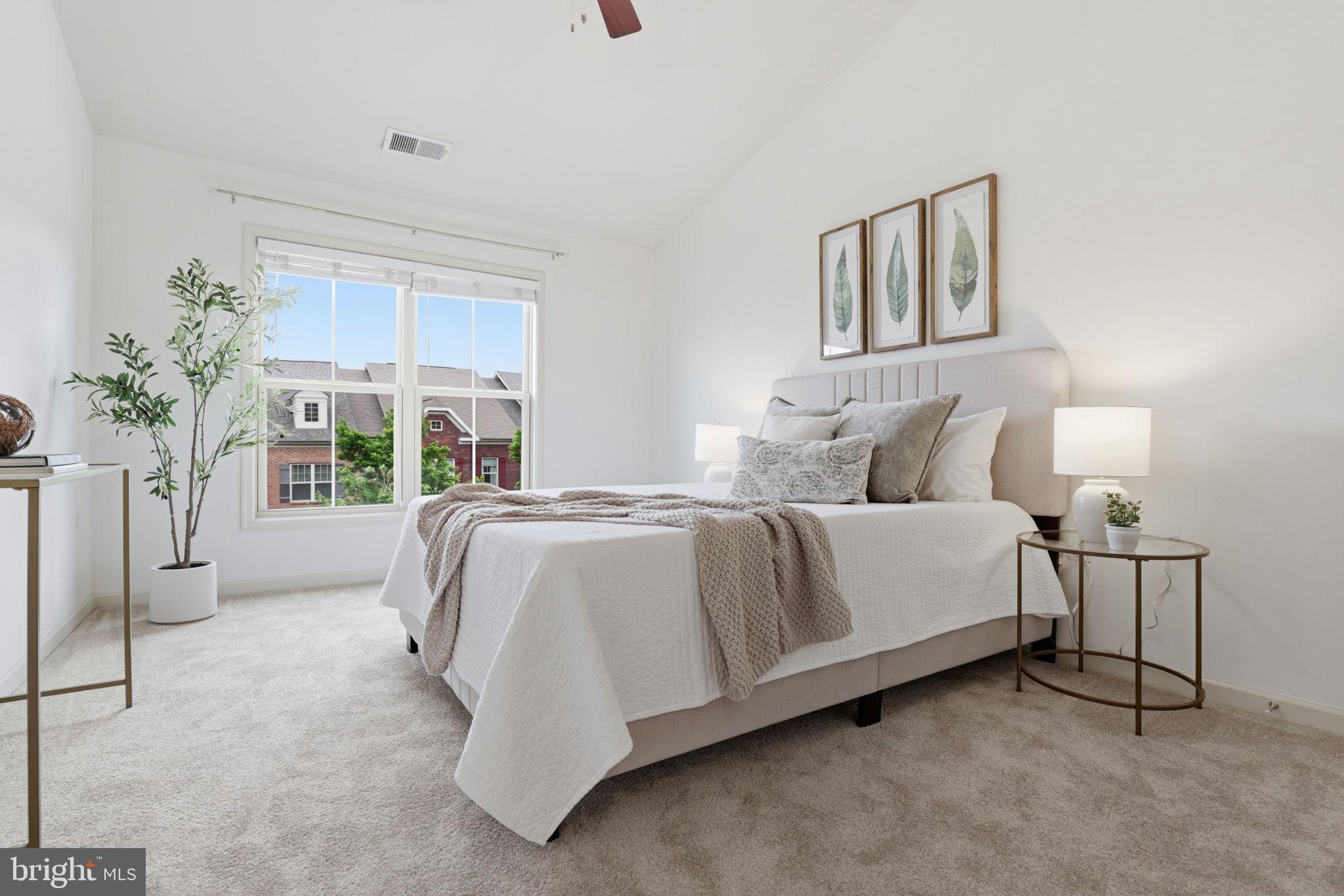 42537 DREAMWEAVER DRIVE