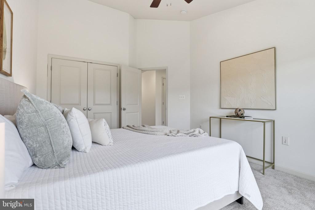 42537 DREAMWEAVER DRIVE