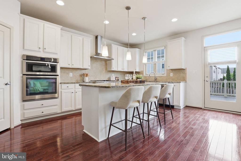 42537 DREAMWEAVER DRIVE