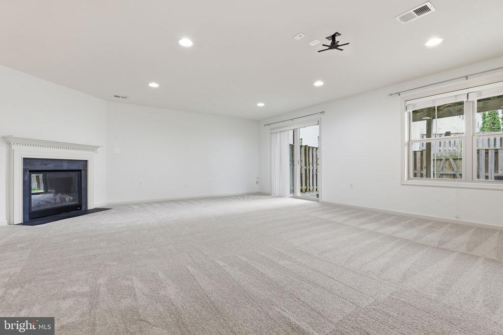 42537 DREAMWEAVER DRIVE