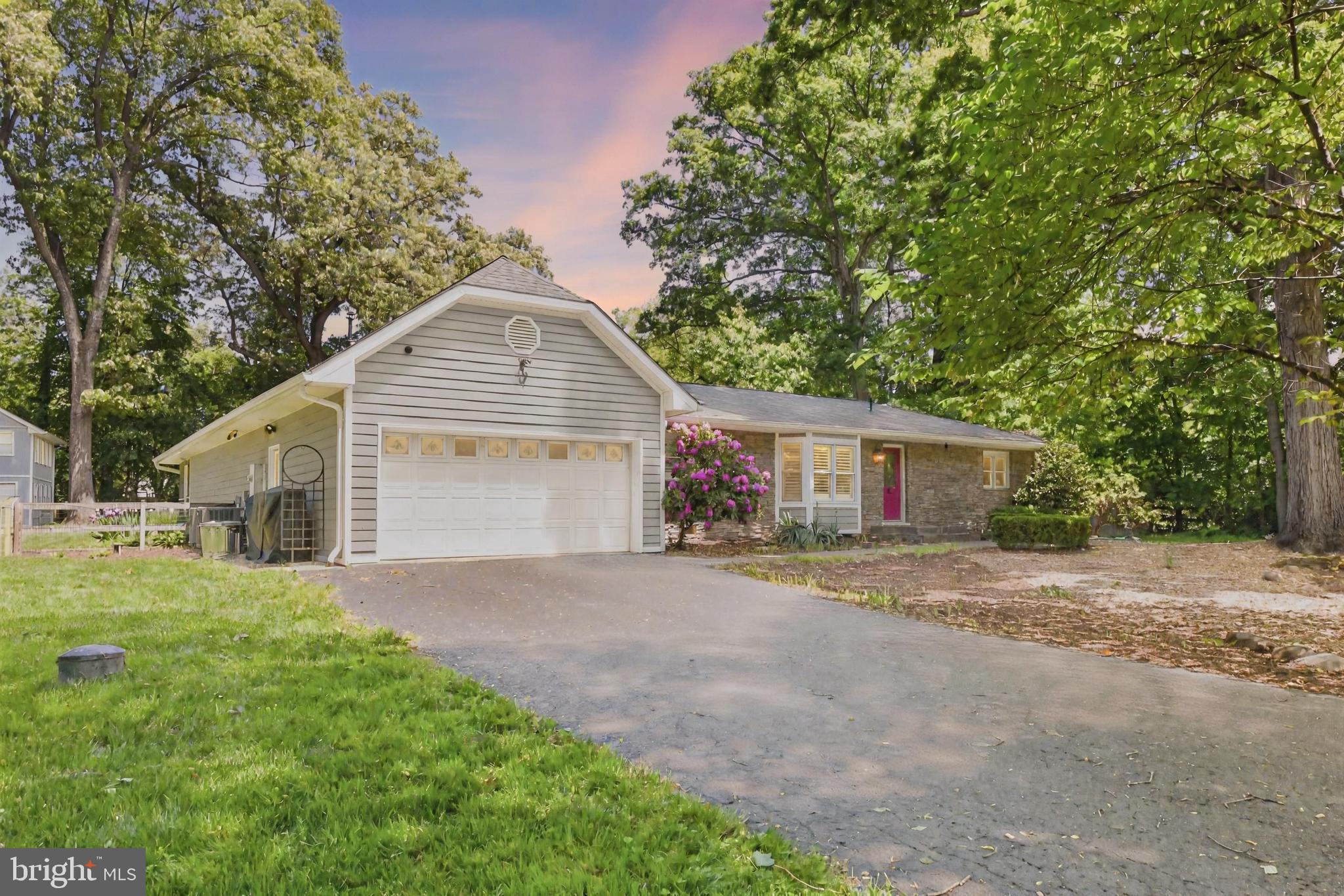 14 OAK LANE