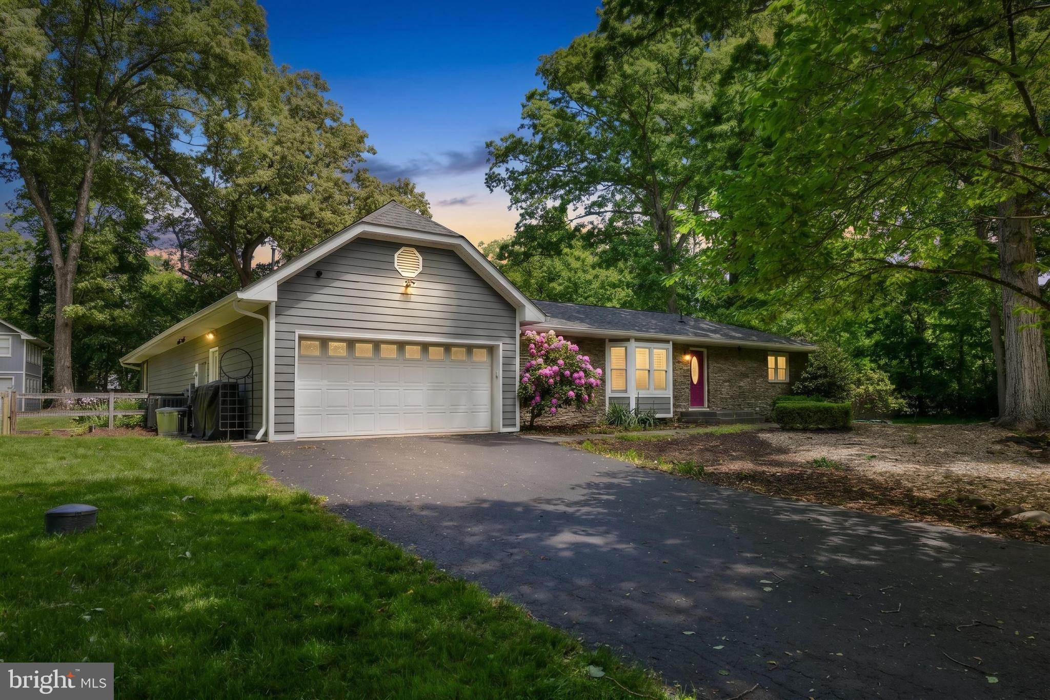 14 OAK LANE