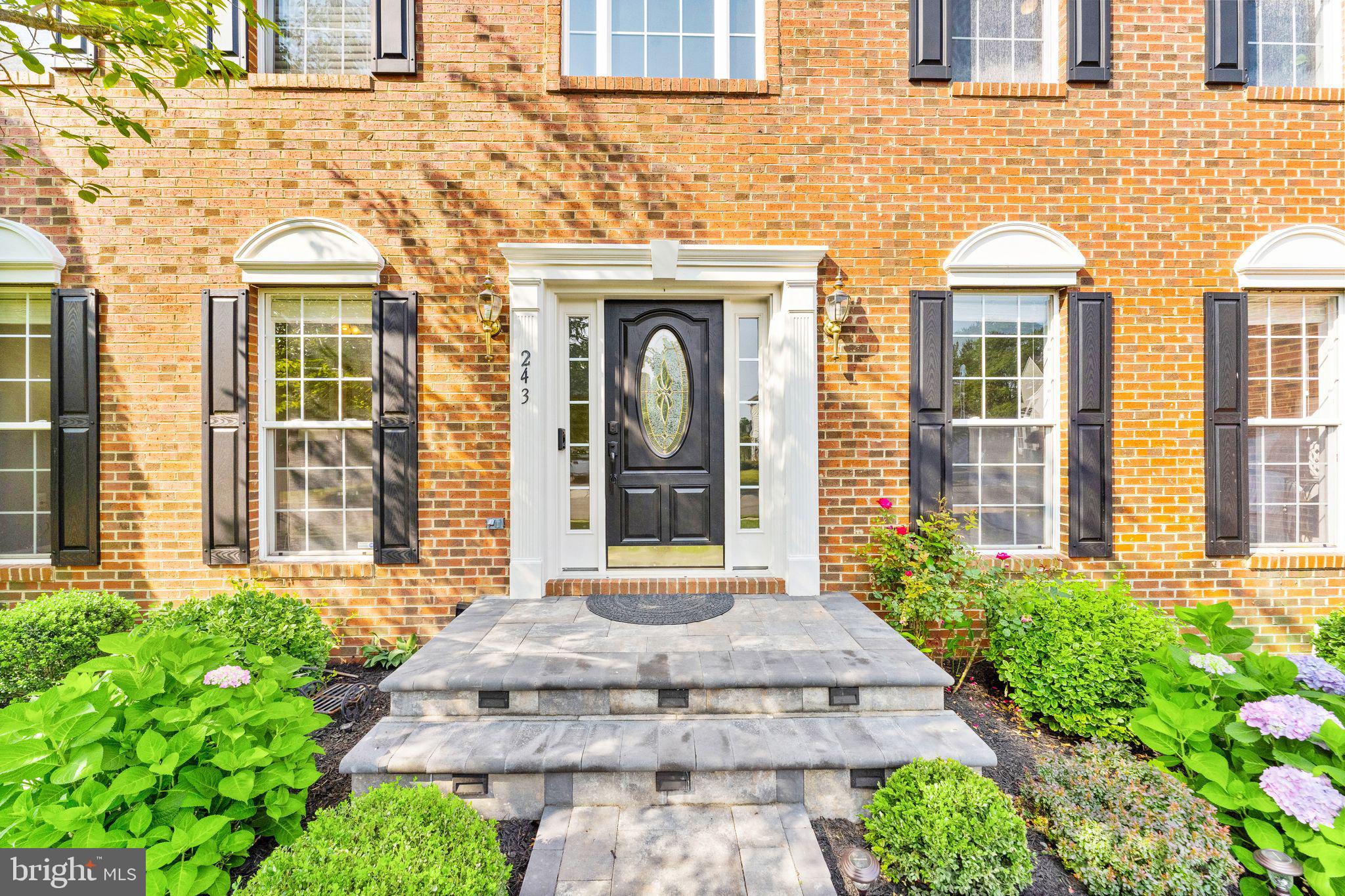 243 MINDY COURT SE