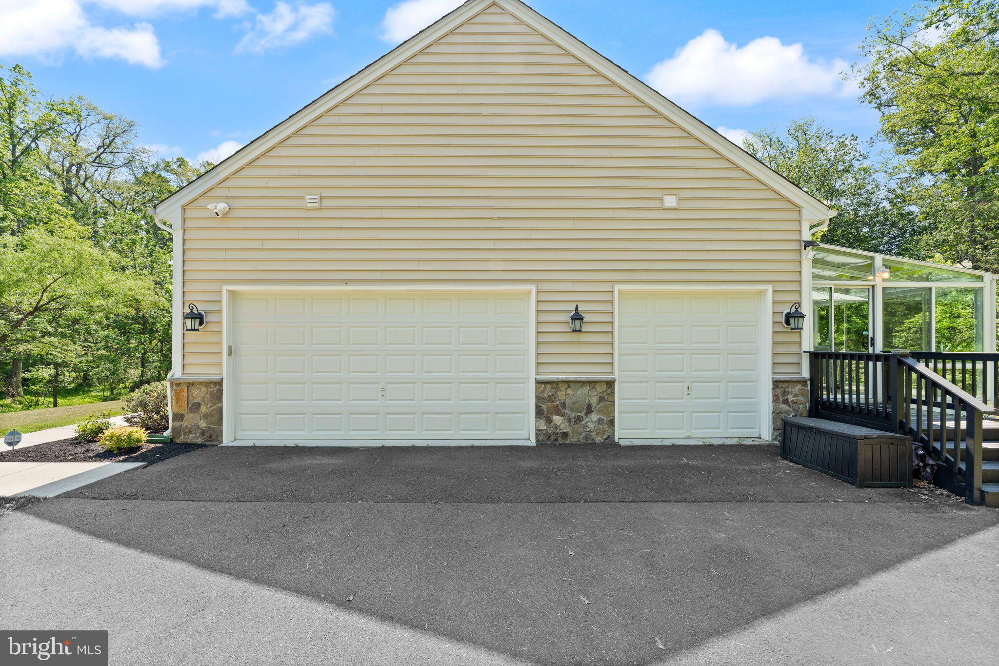 18113 LINDEN GROVE COURT