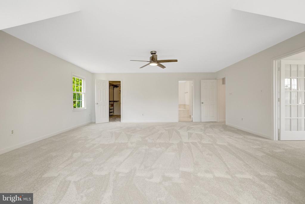 43501 GOLDEN MEADOW CIRCLE
