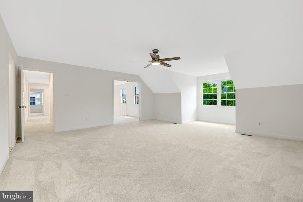 43501 GOLDEN MEADOW CIRCLE