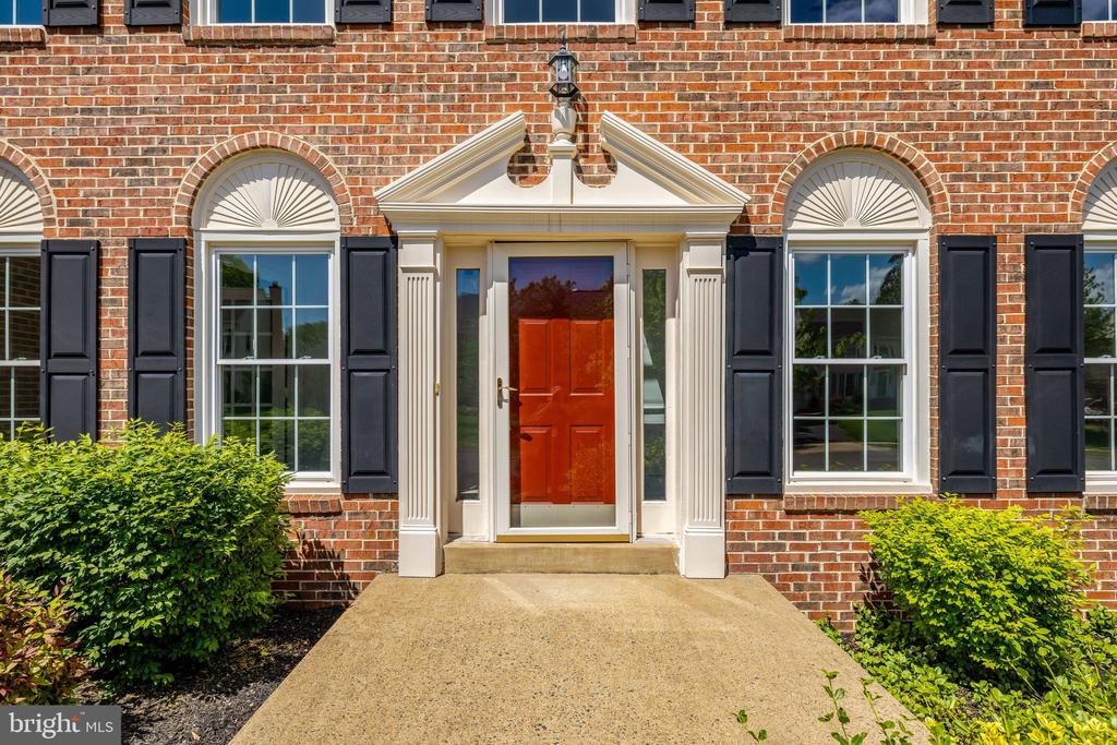 43501 GOLDEN MEADOW CIRCLE