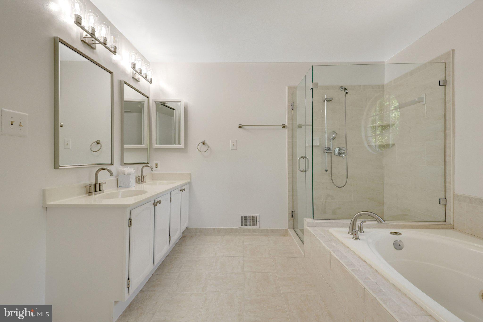 43501 GOLDEN MEADOW CIRCLE