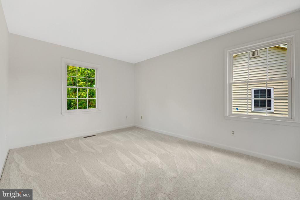 43501 GOLDEN MEADOW CIRCLE