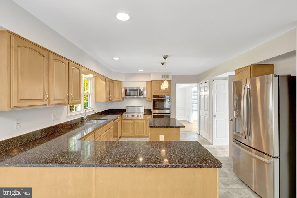 43501 GOLDEN MEADOW CIRCLE