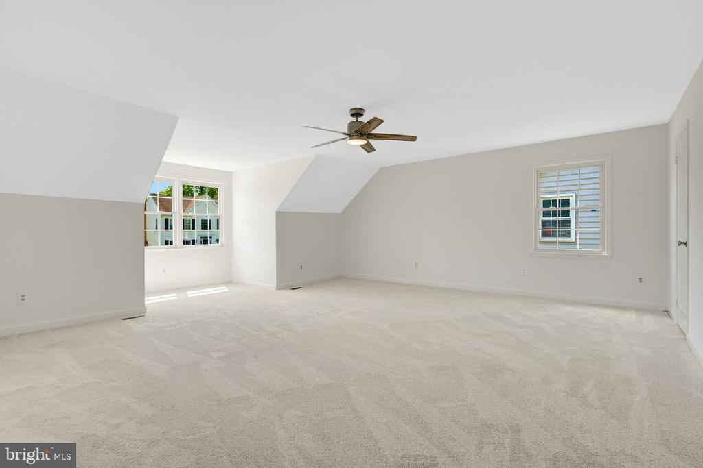 43501 GOLDEN MEADOW CIRCLE