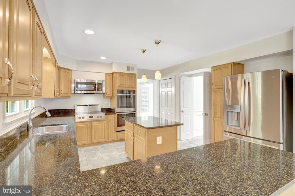 43501 GOLDEN MEADOW CIRCLE
