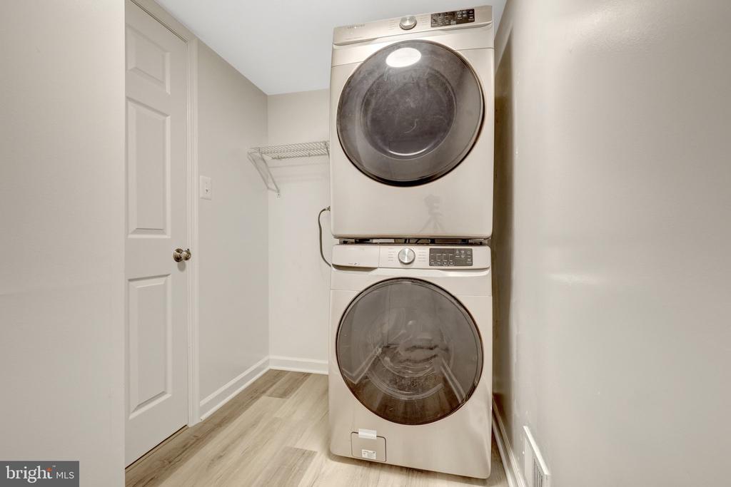 43501 GOLDEN MEADOW CIRCLE