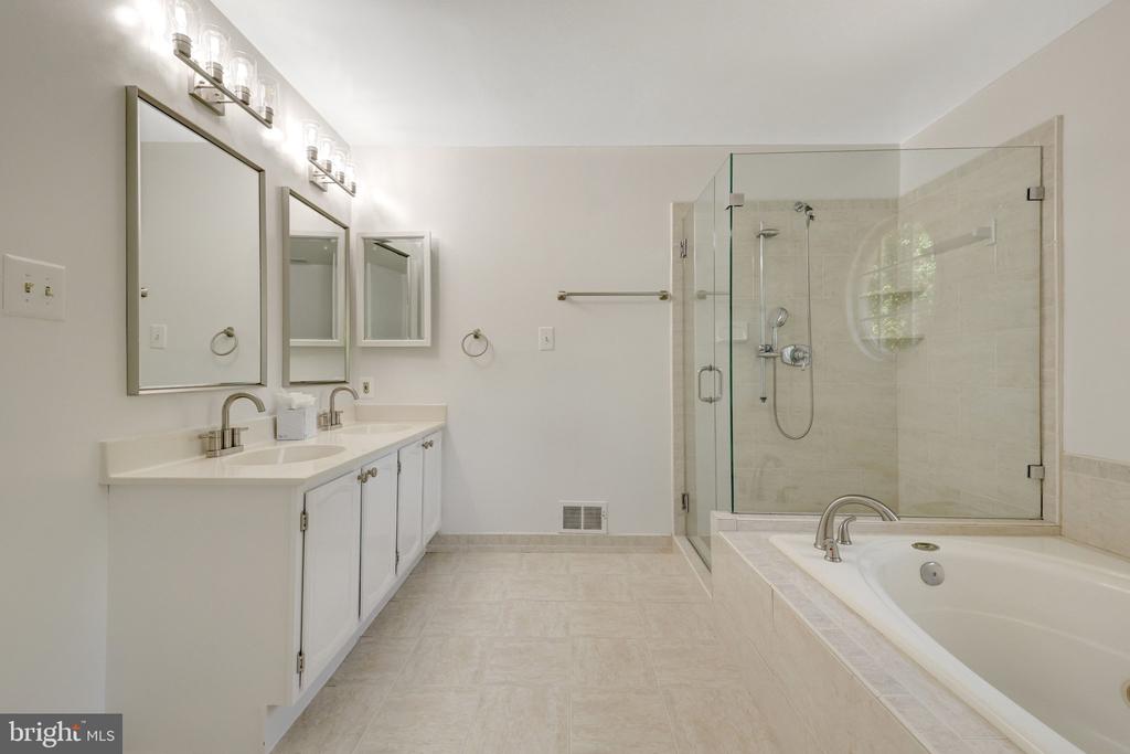 43501 GOLDEN MEADOW CIRCLE