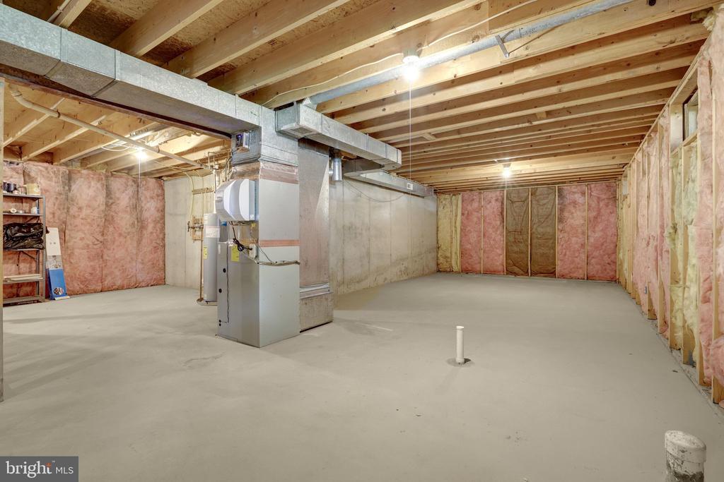 43501 GOLDEN MEADOW CIRCLE