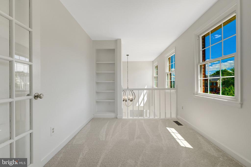43501 GOLDEN MEADOW CIRCLE