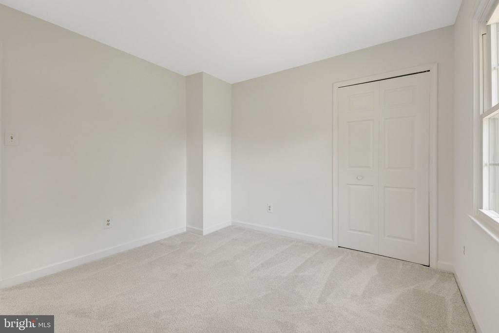43501 GOLDEN MEADOW CIRCLE