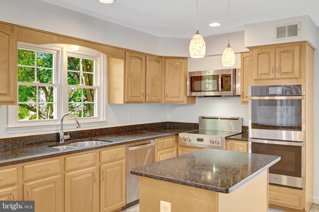 43501 GOLDEN MEADOW CIRCLE