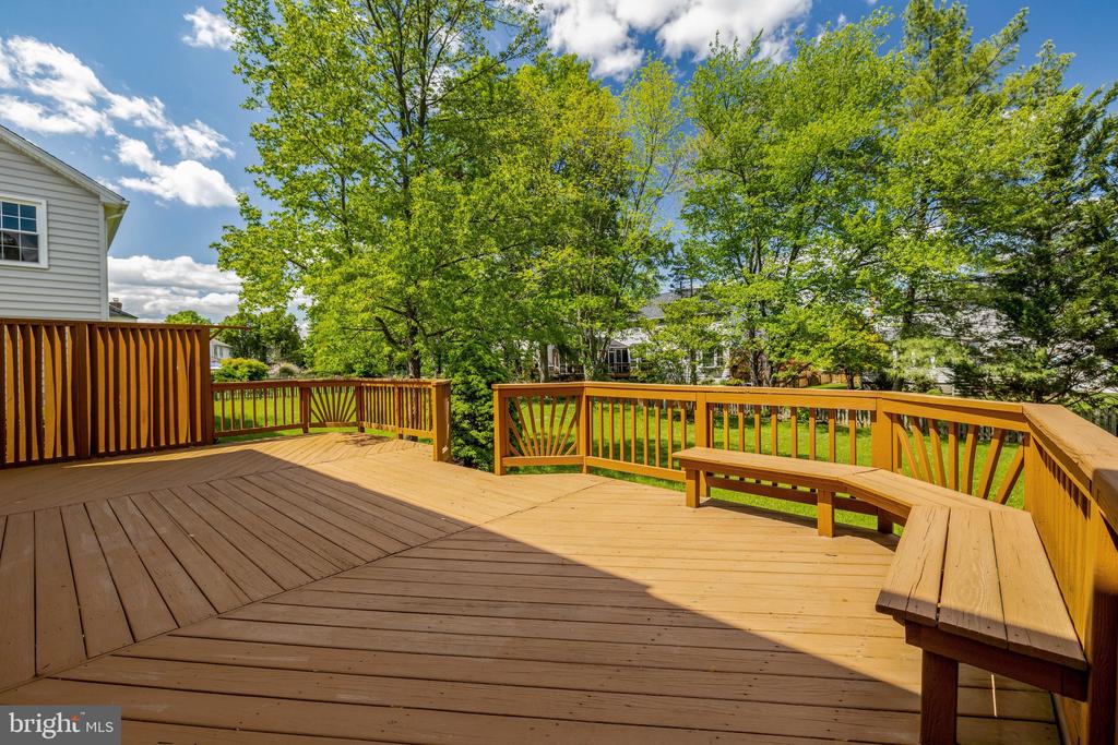 43501 GOLDEN MEADOW CIRCLE