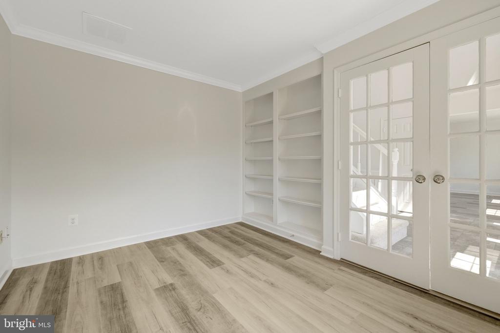 43501 GOLDEN MEADOW CIRCLE