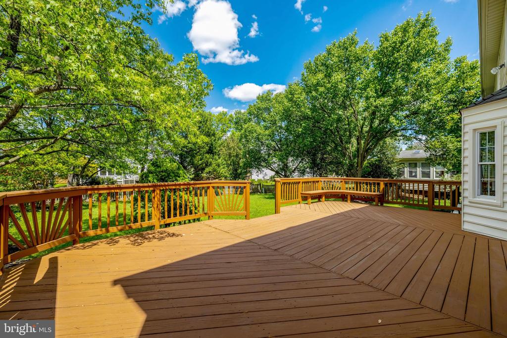 43501 GOLDEN MEADOW CIRCLE