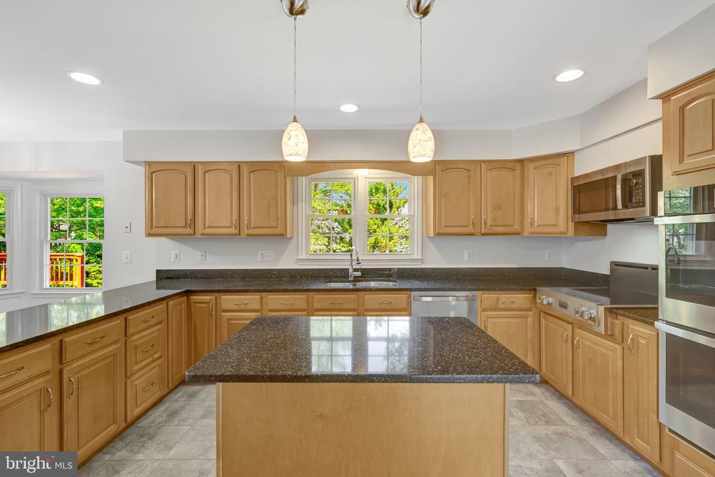 43501 GOLDEN MEADOW CIRCLE