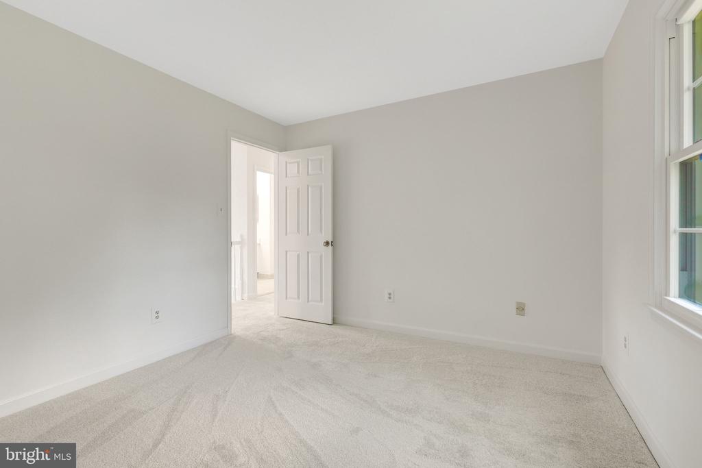 43501 GOLDEN MEADOW CIRCLE