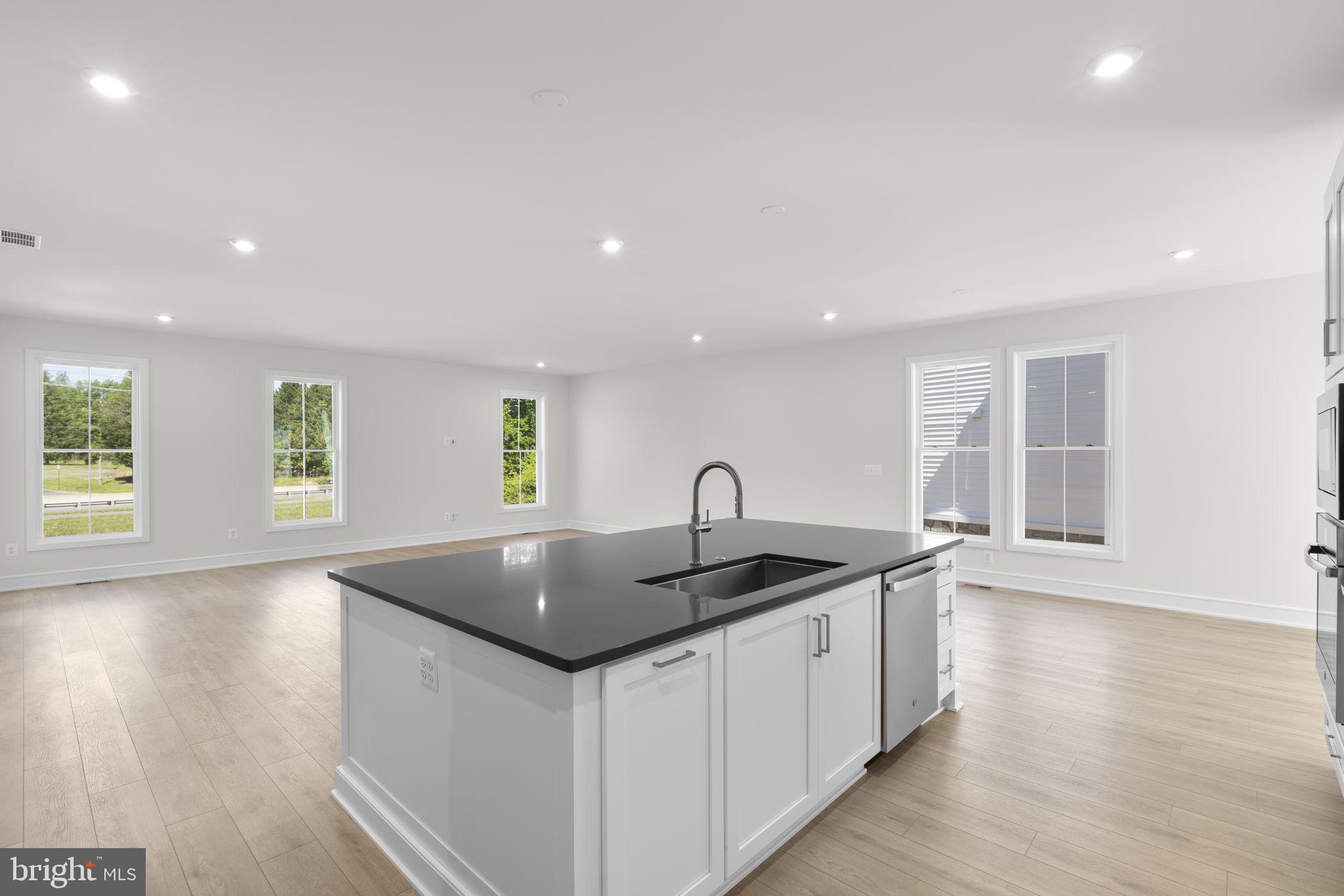 2 GOLDEN HOLLY DRIVE STONE 36-F2
