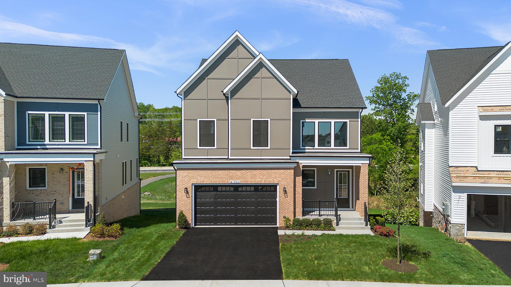 2 GOLDEN HOLLY DRIVE STONE 36-F2