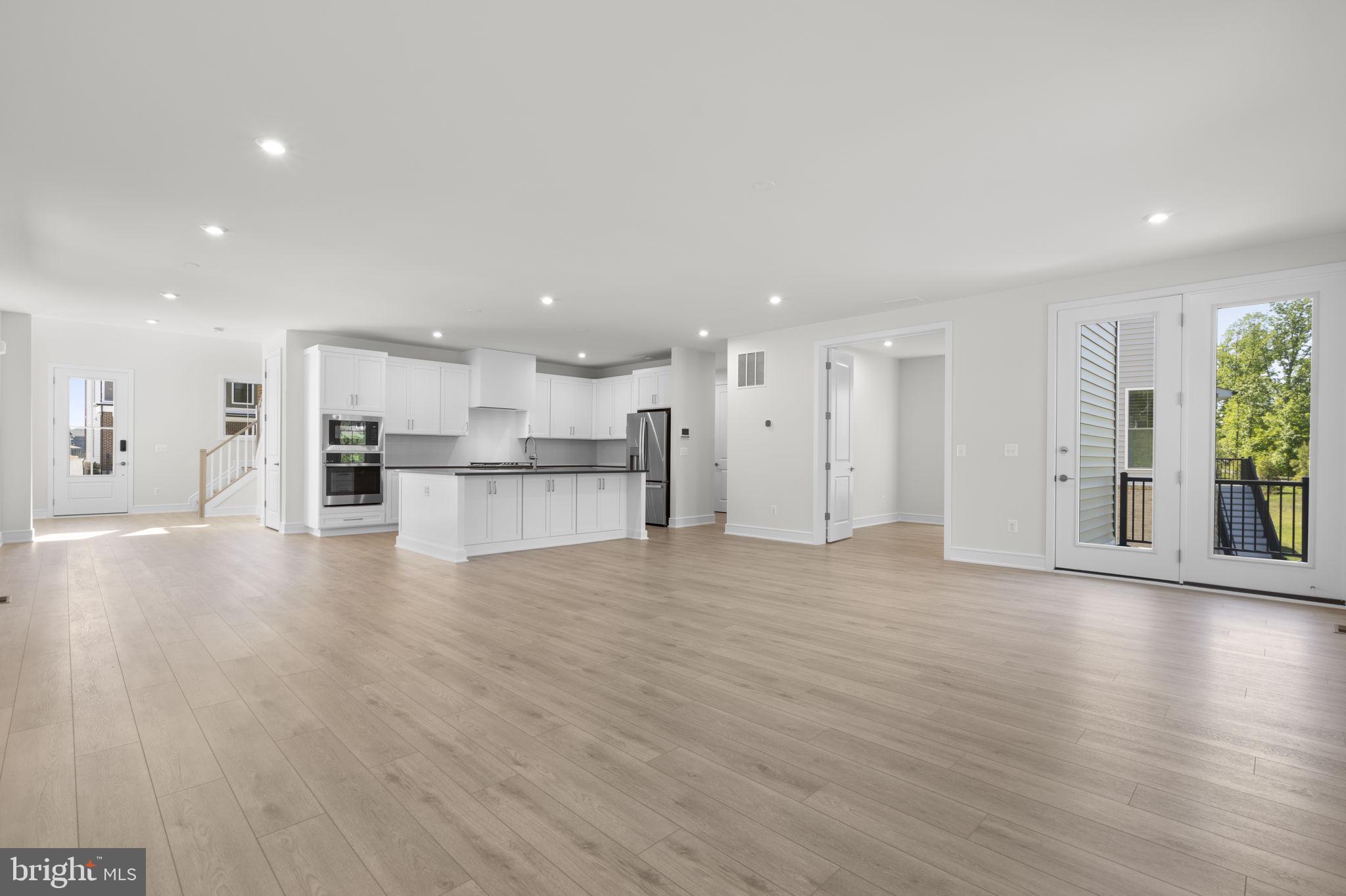 2 GOLDEN HOLLY DRIVE STONE 36-F2