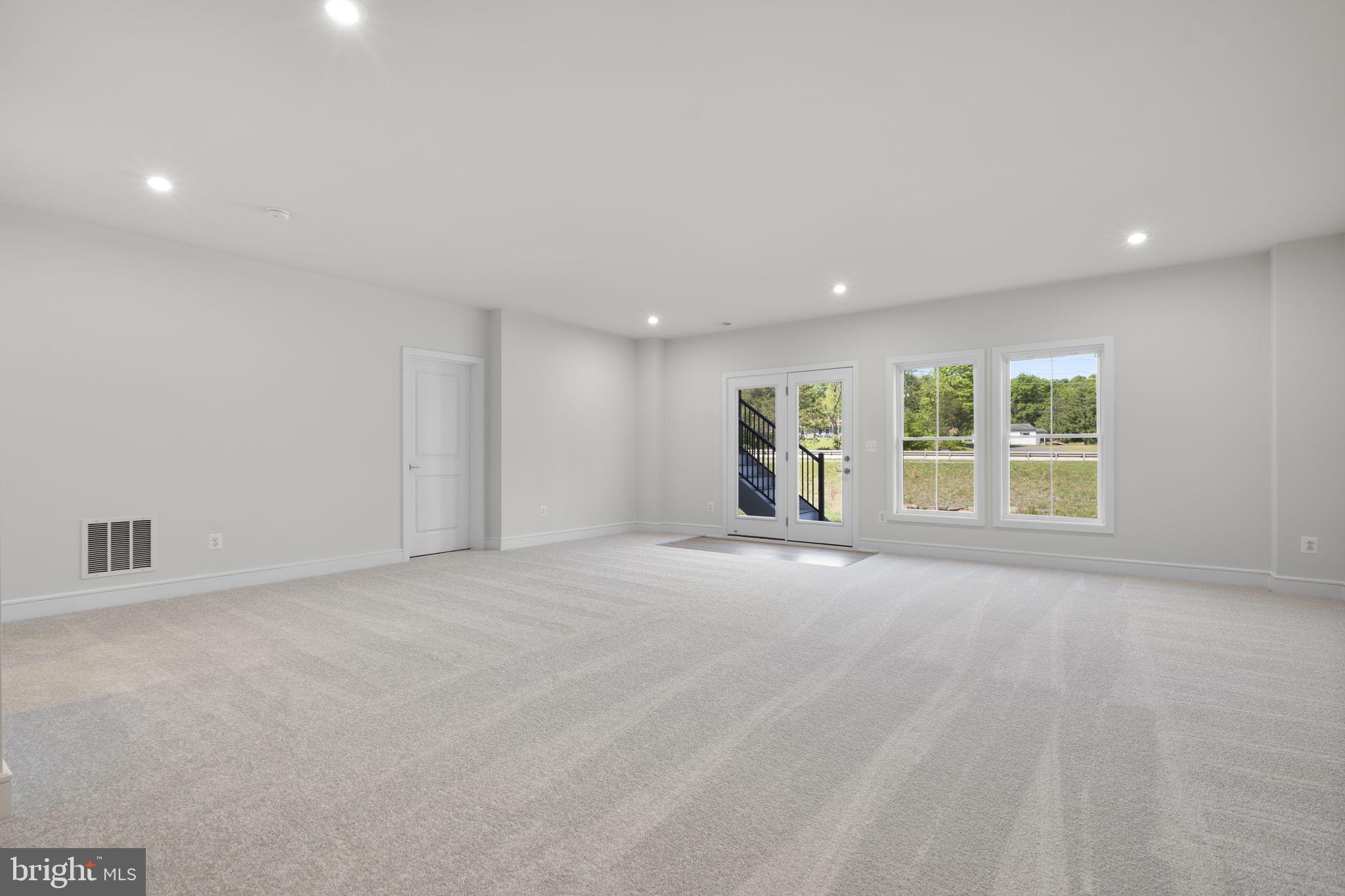 2 GOLDEN HOLLY DRIVE STONE 36-F2
