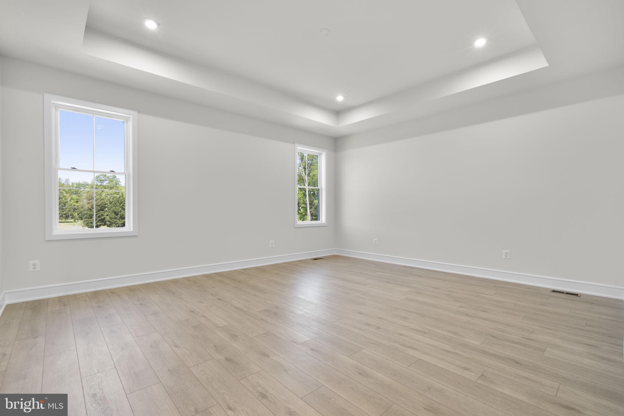 2 GOLDEN HOLLY DRIVE STONE 36-F2