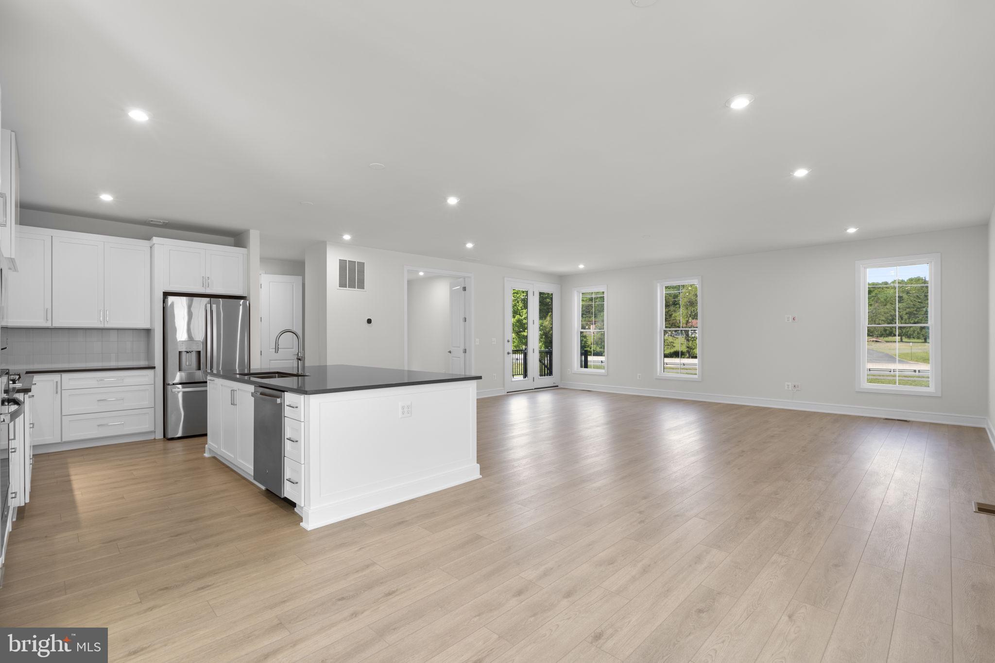 2 GOLDEN HOLLY DRIVE STONE 36-F2