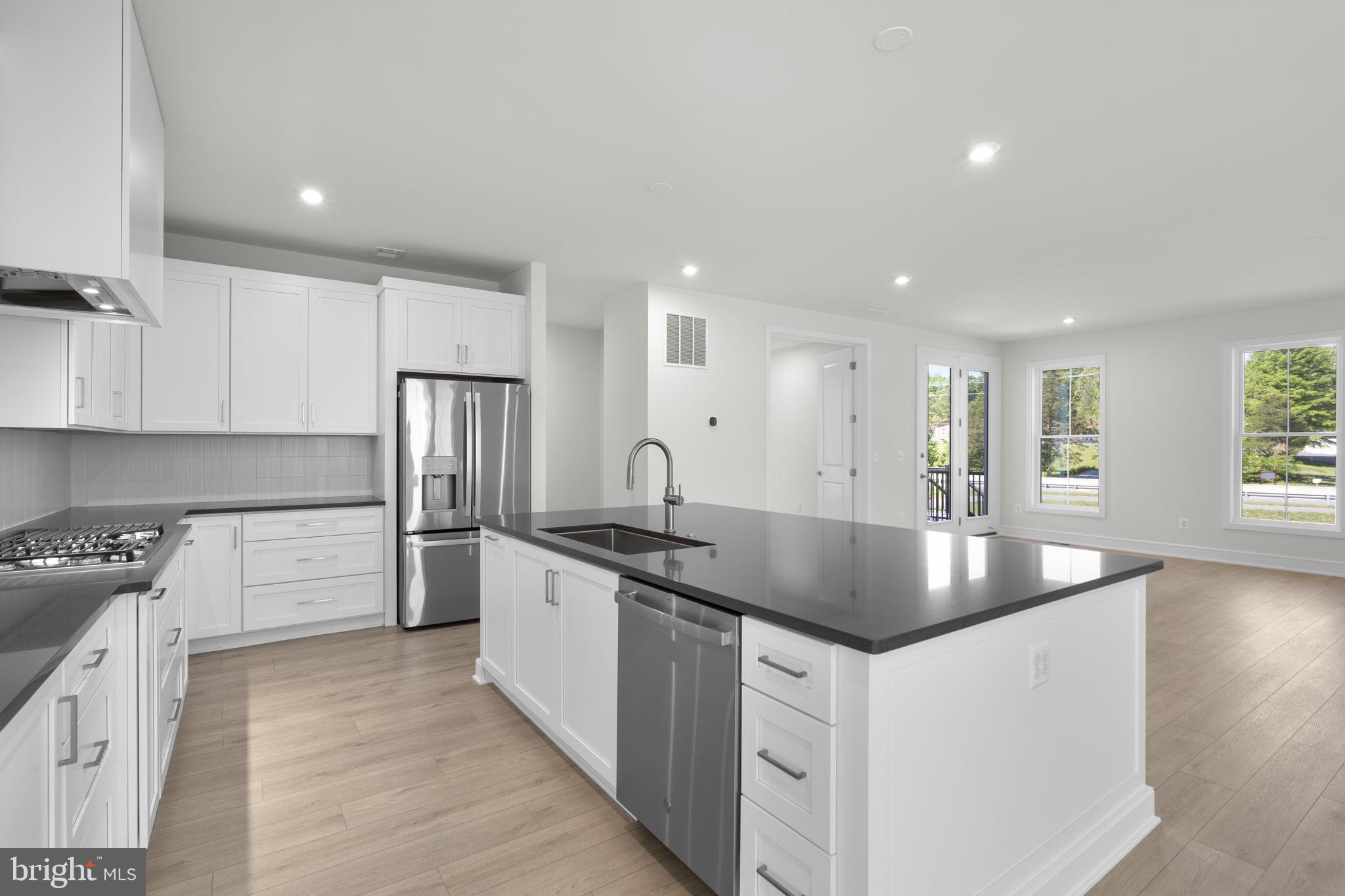 2 GOLDEN HOLLY DRIVE STONE 36-F2