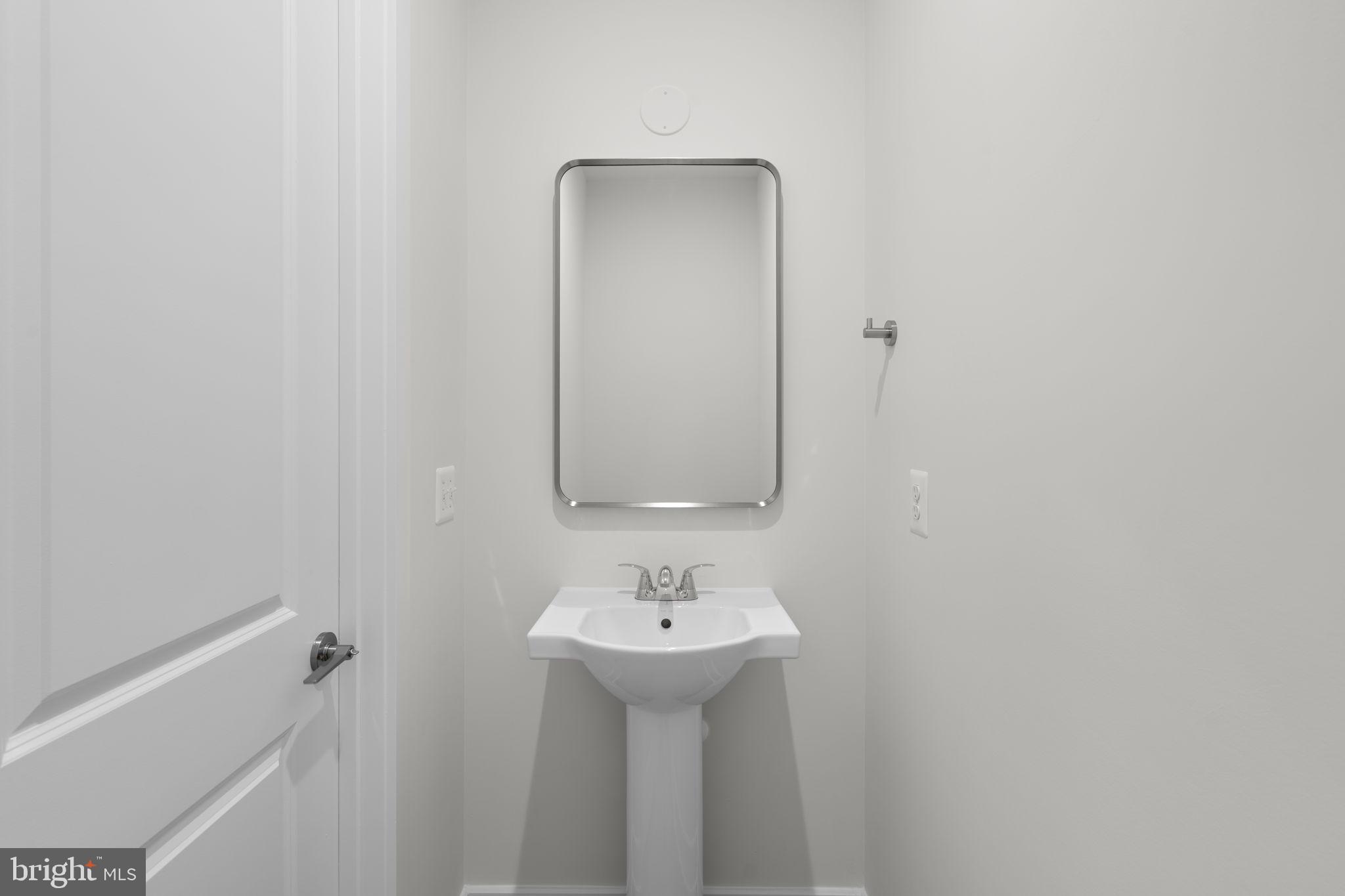 2 GOLDEN HOLLY DRIVE STONE 36-F2
