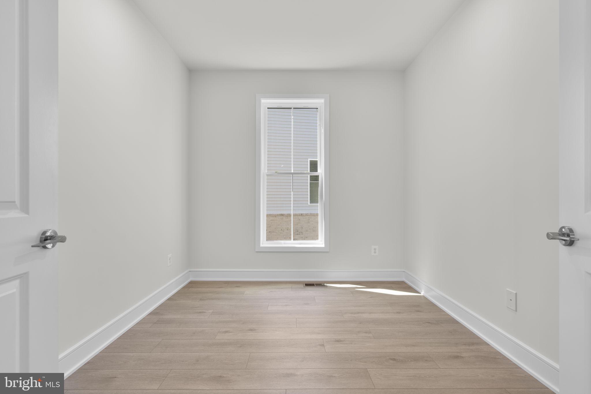 2 GOLDEN HOLLY DRIVE STONE 36-F2