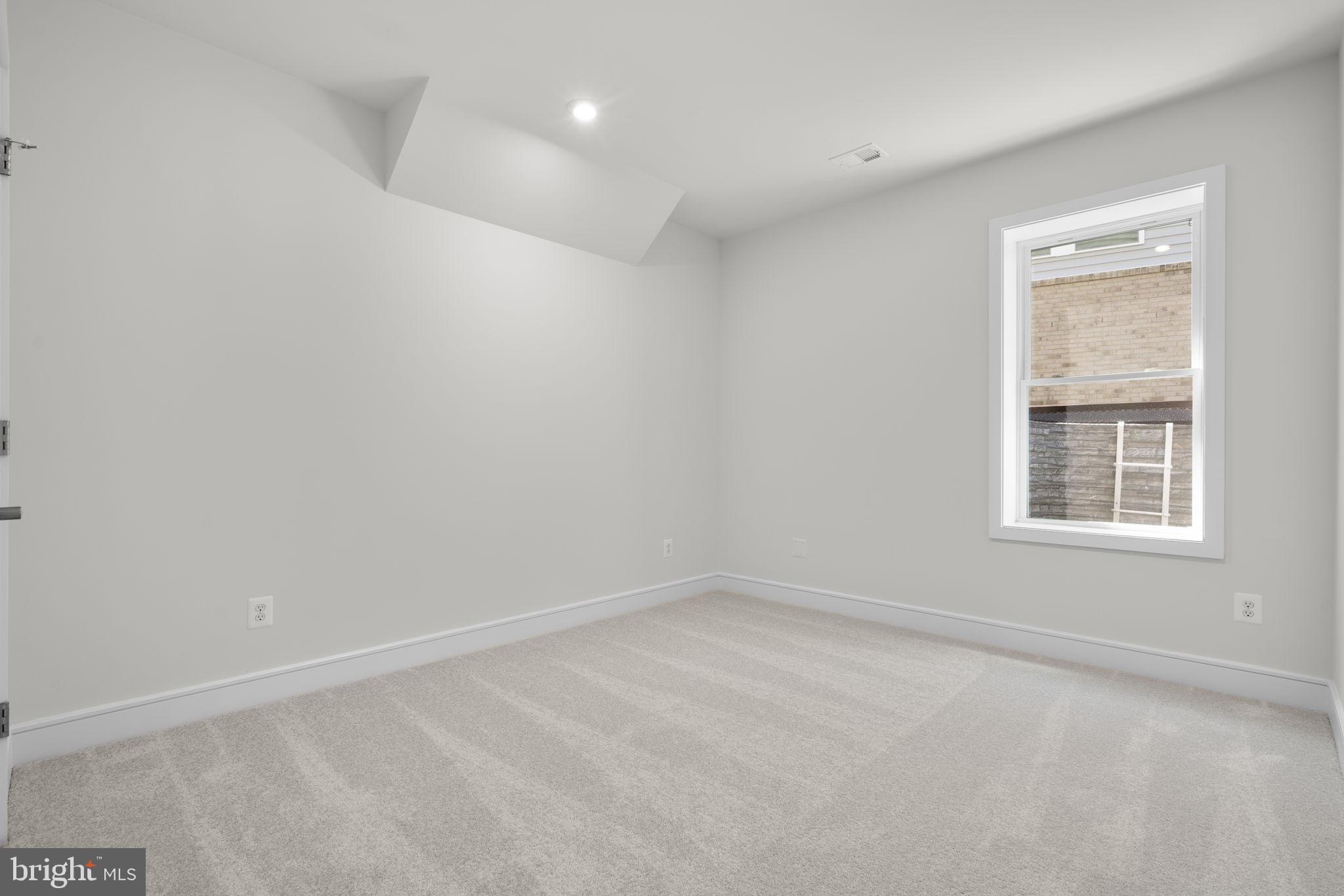2 GOLDEN HOLLY DRIVE STONE 36-F2