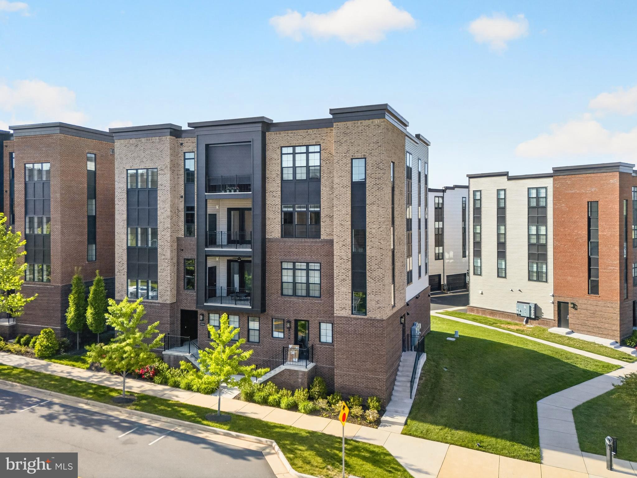43446 CROSON LANE 300