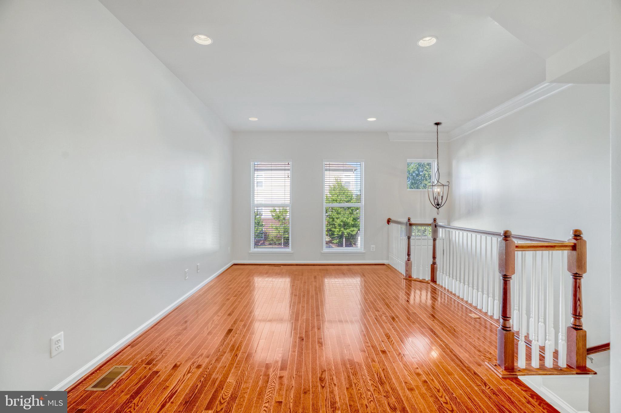 22442 SNOW POWDER TERRACE