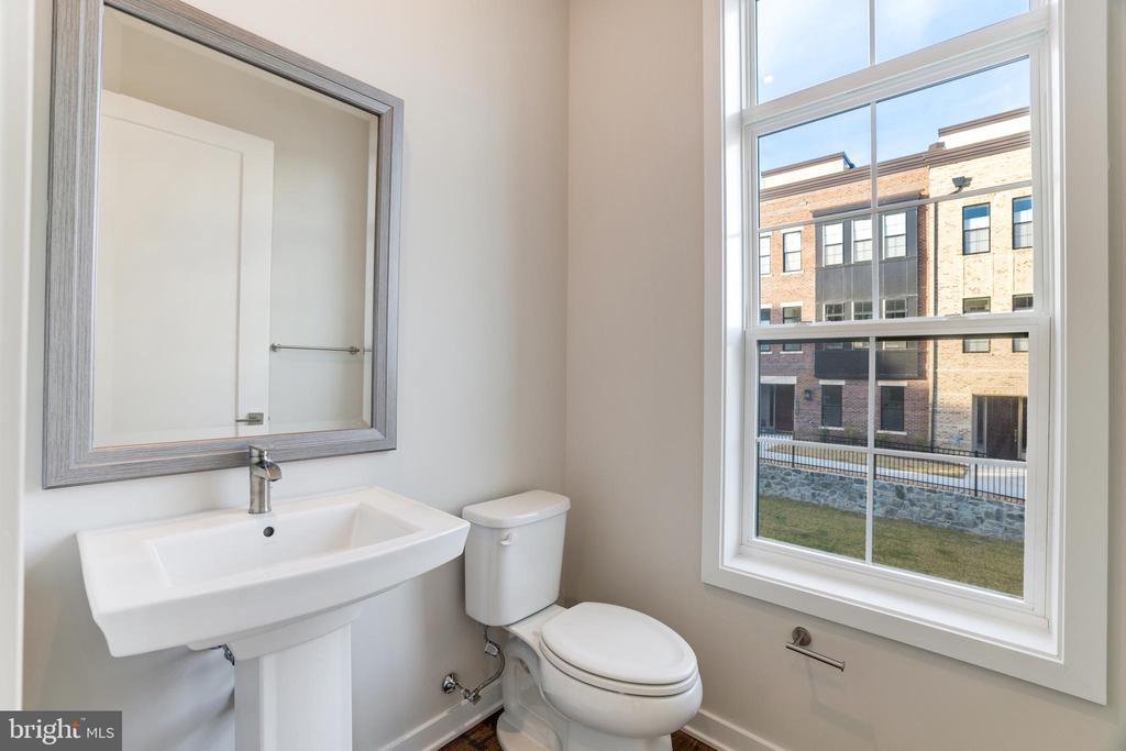 43920 LUDWELL FARM SQUARE