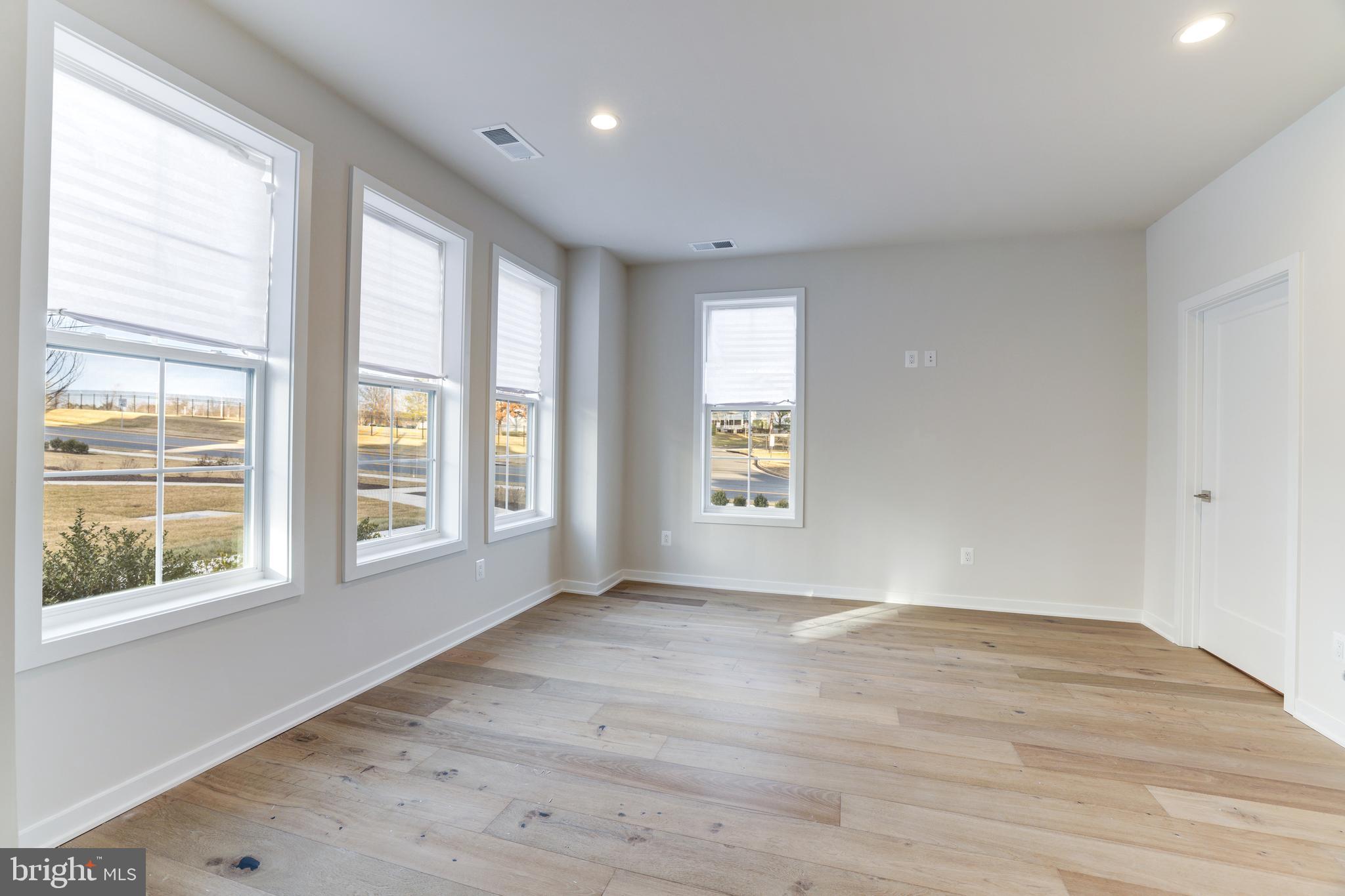 43920 LUDWELL FARM SQUARE
