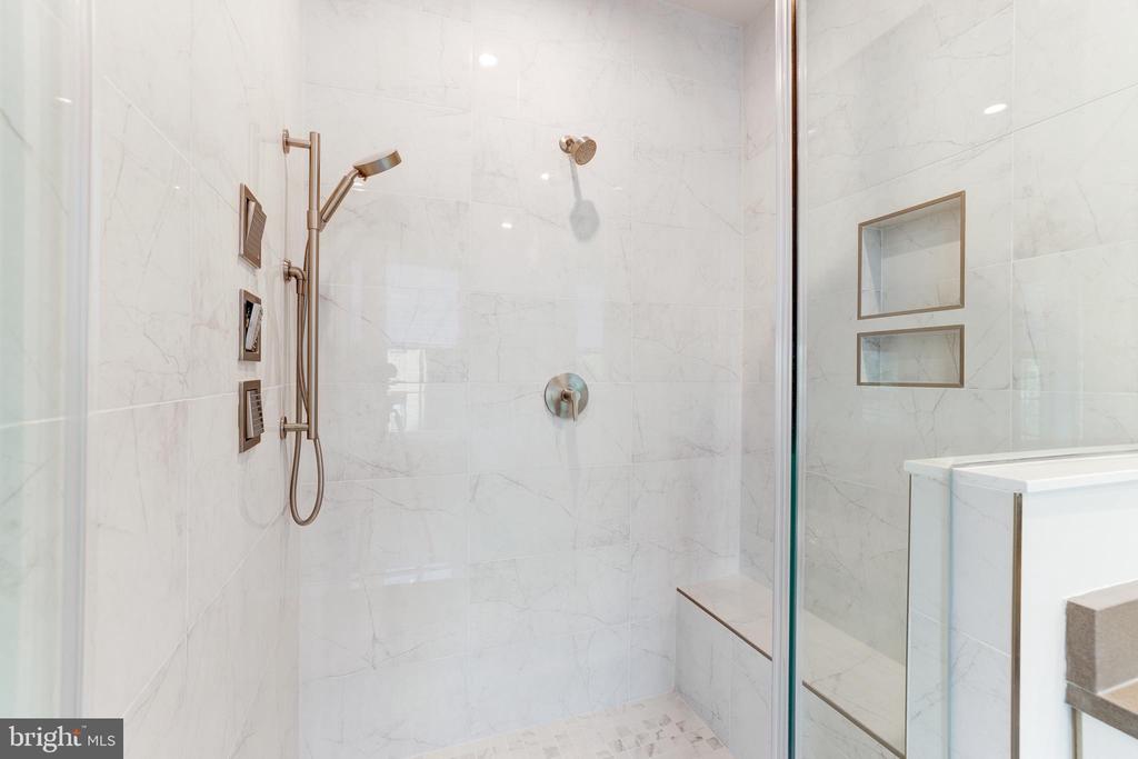 43920 LUDWELL FARM SQUARE