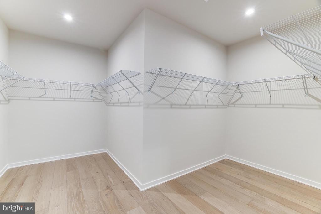 43920 LUDWELL FARM SQUARE