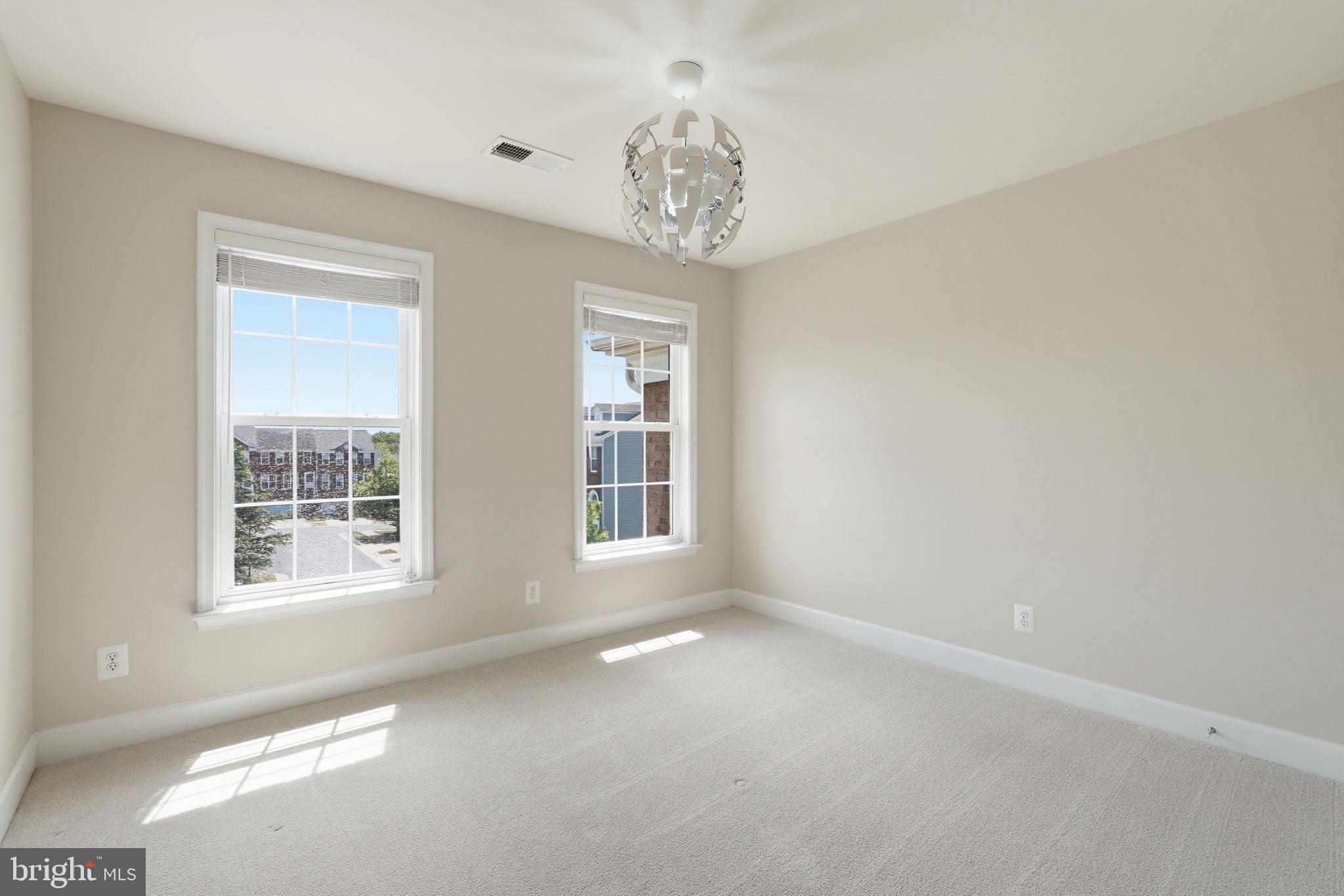 42695 WILMAR SQUARE
