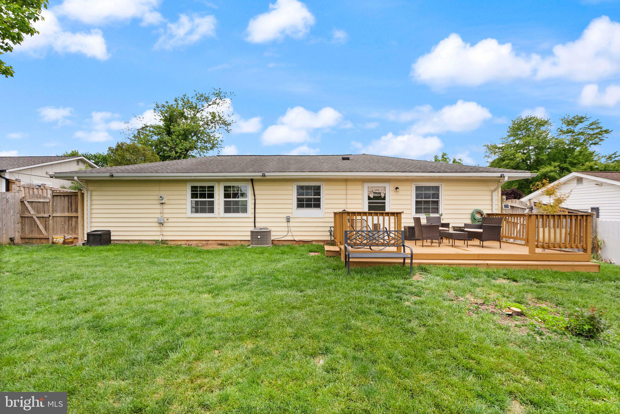 514 W NETTLE TREE ROAD